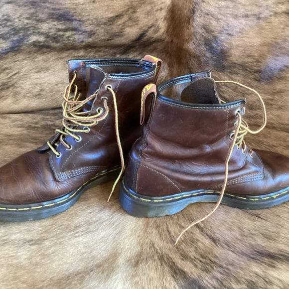 Vintage Dr. Martens Lug Sole Leather Boots Made In England - Picture 3 of 7